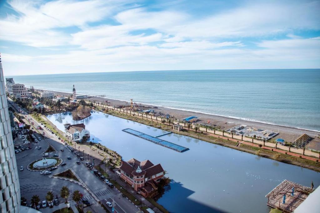 Apartment 16,26,27 Floors In Alliance Palace Batumi Exteriér fotografie